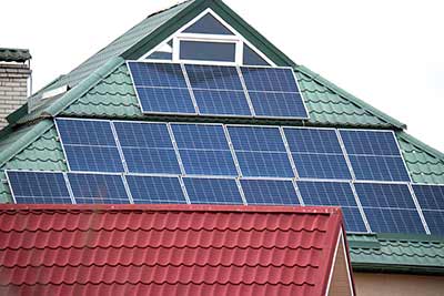 Mindenkinek az az érdeke, hogy több napelem legyen a háztetőkön Mindenkinek az az érdeke, hogy több napelem legyen a háztetőkön