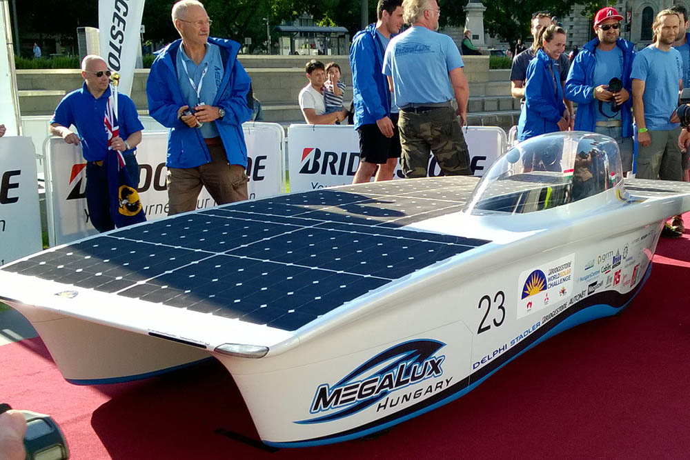 Megalux: a magyar napelemes csodaautó