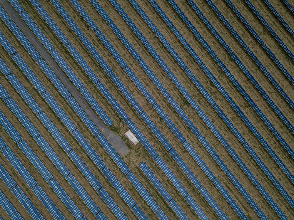 Összegezve: a jövőt a megújulók jelentik, és erre még a napelem ára is folyamatosan csökken! Összegezve: a jövőt a megújulók jelentik, és erre még a napelem ára is folyamatosan csökken!