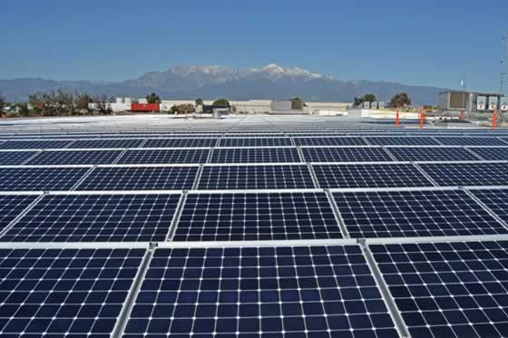 Kanada, a lakókocsis és a kecskeméti főiskola diákjai is a napelem mellett döntöttek