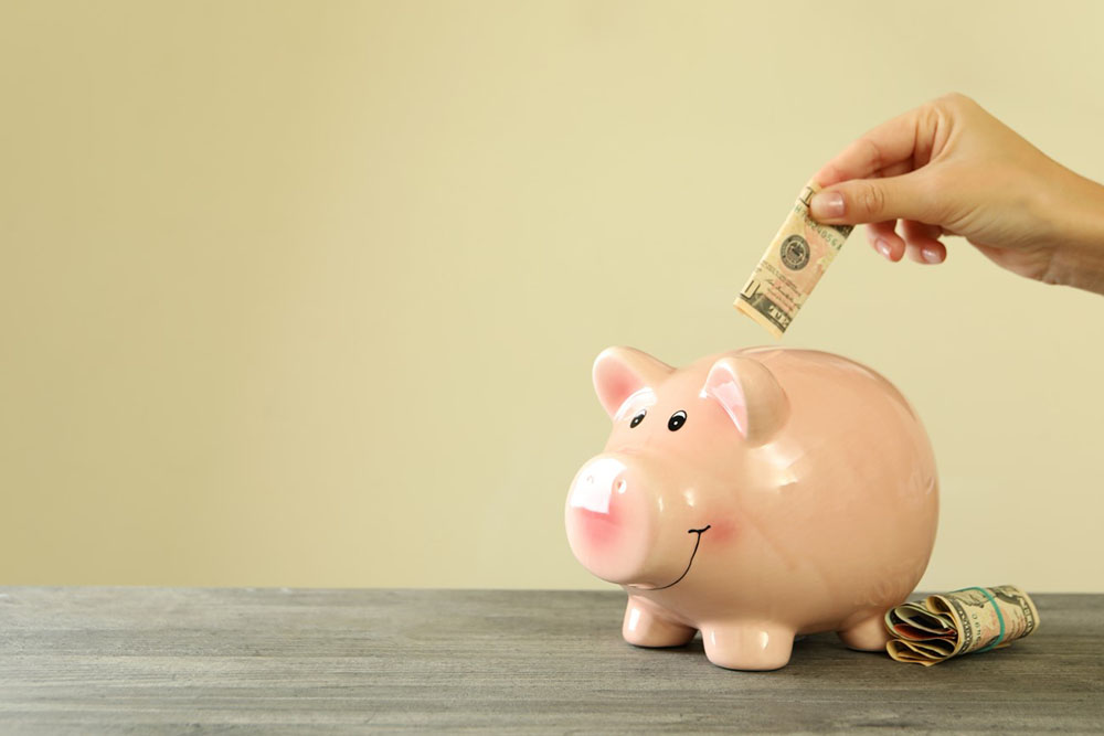 Napelem hitel vagy támogatás – melyik elérhető jelenleg?