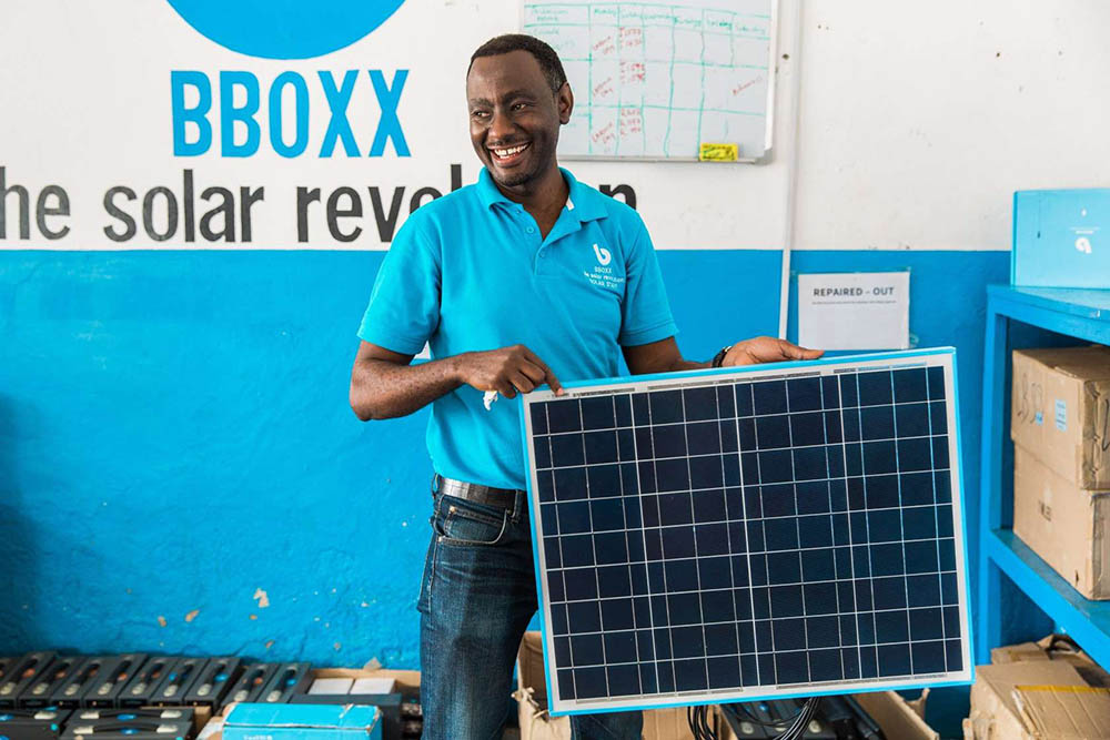 Napelem mobil-előfizetéssel? Afrikában működik! Napelem mobil-előfizetéssel? Afrikában működik!