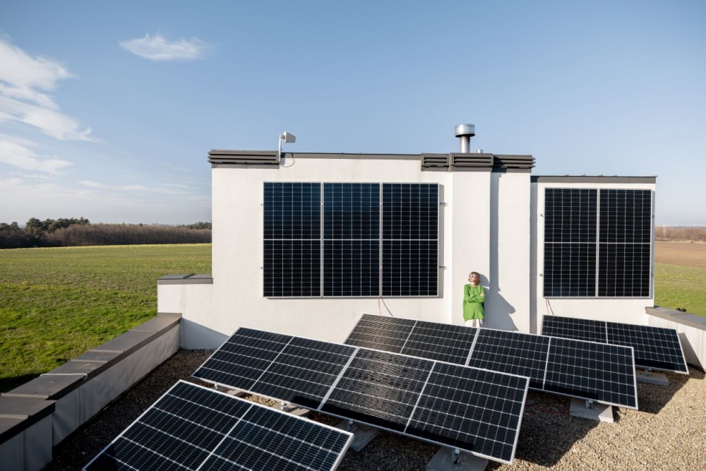 A panelek számának növekedése több súlyt jelent. Ezt biztosan elbírja a tető?