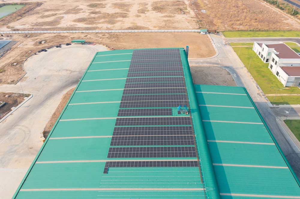 Napelemeket szinte bármilyen épület tetejére lehet szerelni!