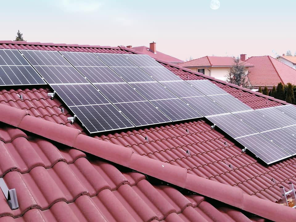 Mik jelentik a nagy ugrásokat az egyes napelem panelek között? Mik jelentik a nagy ugrásokat az egyes napelem panelek között?