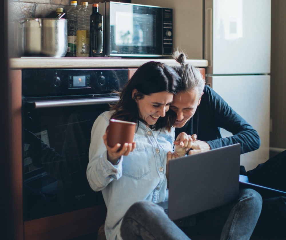 Vigyázat, a napelem rendszerek függővé tehetnek! Vigyázat, a napelem rendszerek függővé tehetnek!